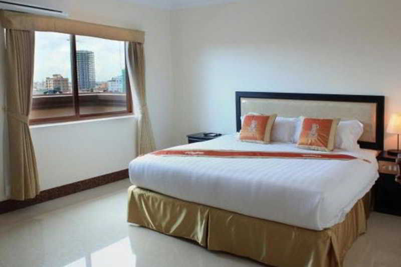 Cardamom Hotel & Apartment Пном Пен Екстериор снимка