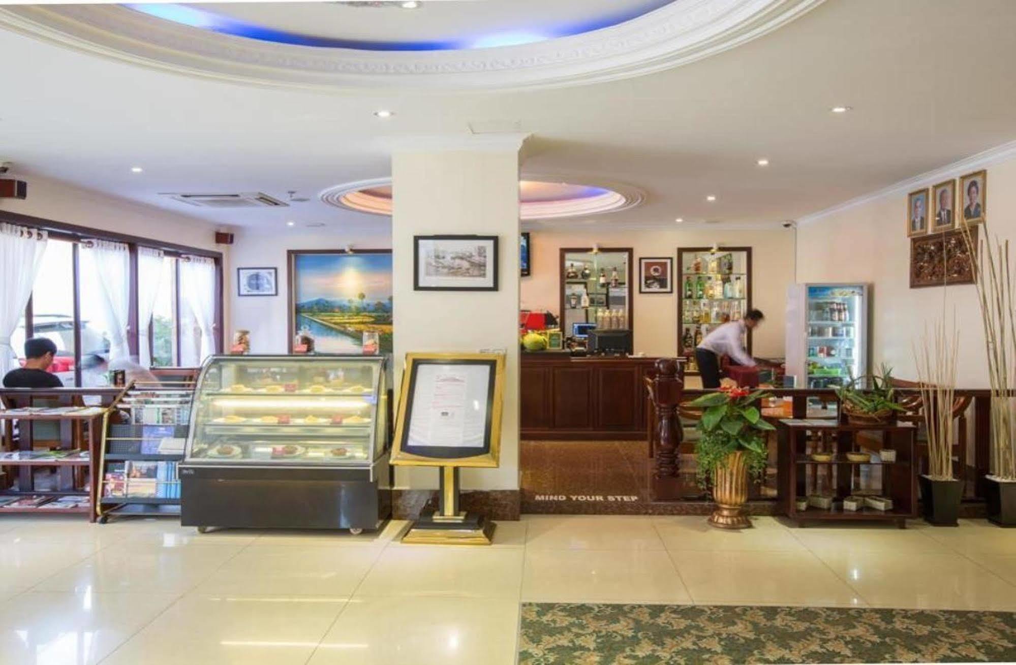 Cardamom Hotel & Apartment Пном Пен Екстериор снимка