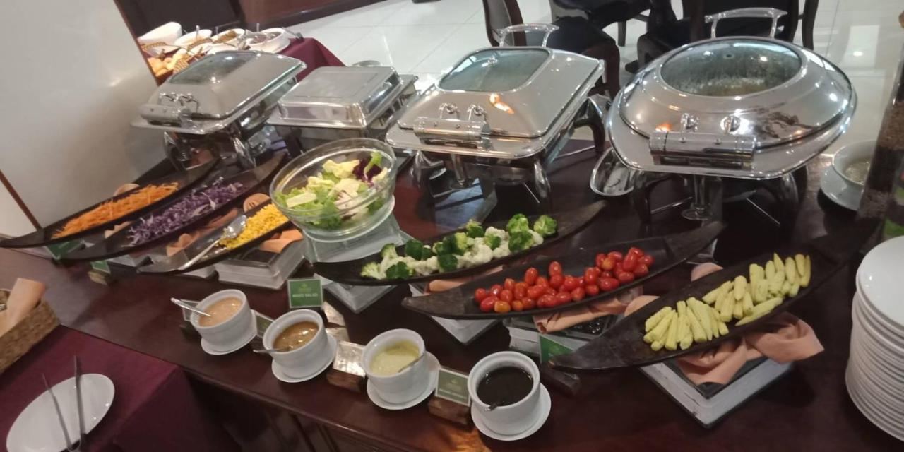 Cardamom Hotel & Apartment Пном Пен Екстериор снимка