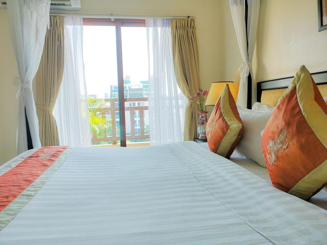 Cardamom Hotel & Apartment Пном Пен Екстериор снимка
