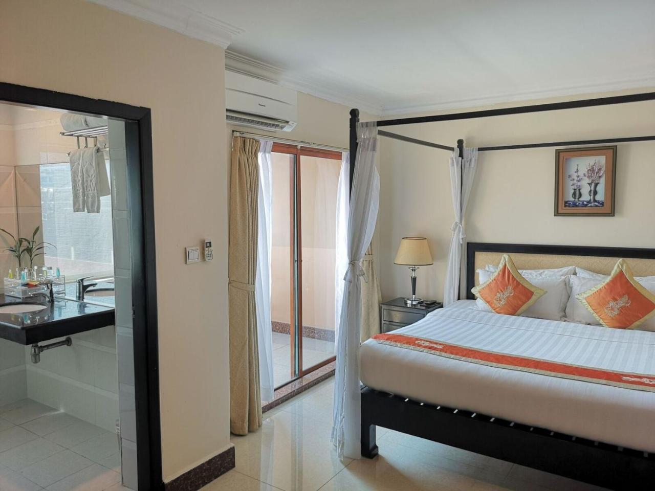Cardamom Hotel & Apartment Пном Пен Екстериор снимка