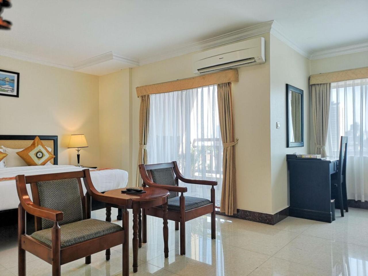 Cardamom Hotel & Apartment Пном Пен Екстериор снимка