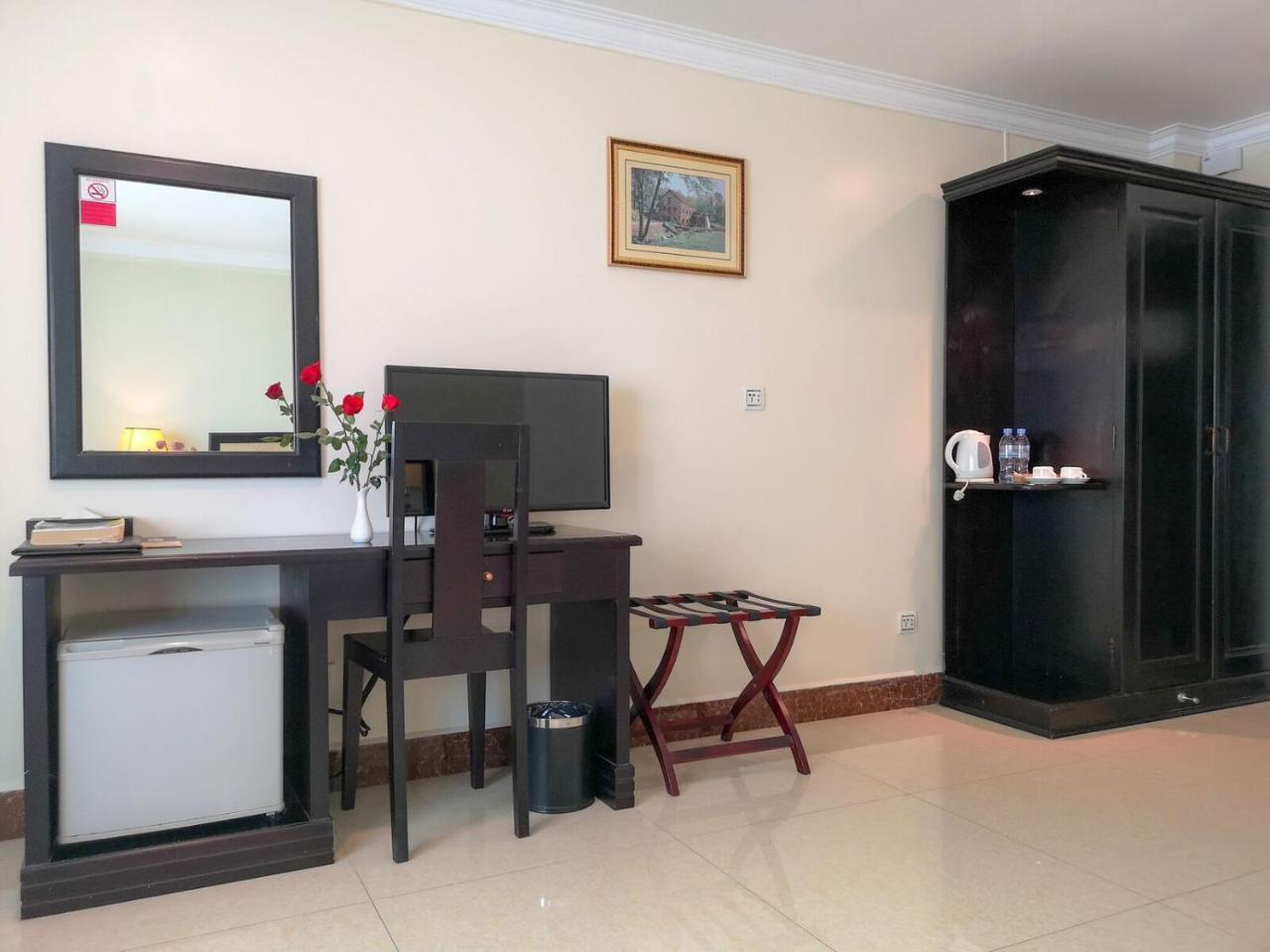 Cardamom Hotel & Apartment Пном Пен Екстериор снимка